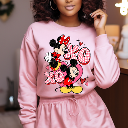 Mouse XO XO (DISTRESSED DESIGN) Valentine Sweatshirt