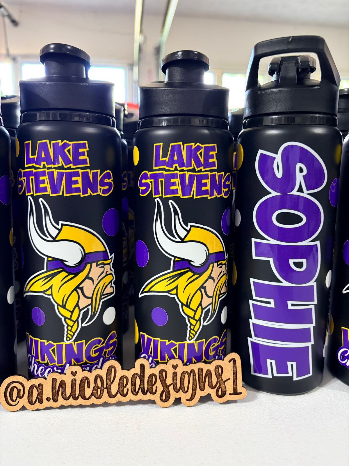 Design 1 Mascot Cheerleading Water Bottles/UVDTF